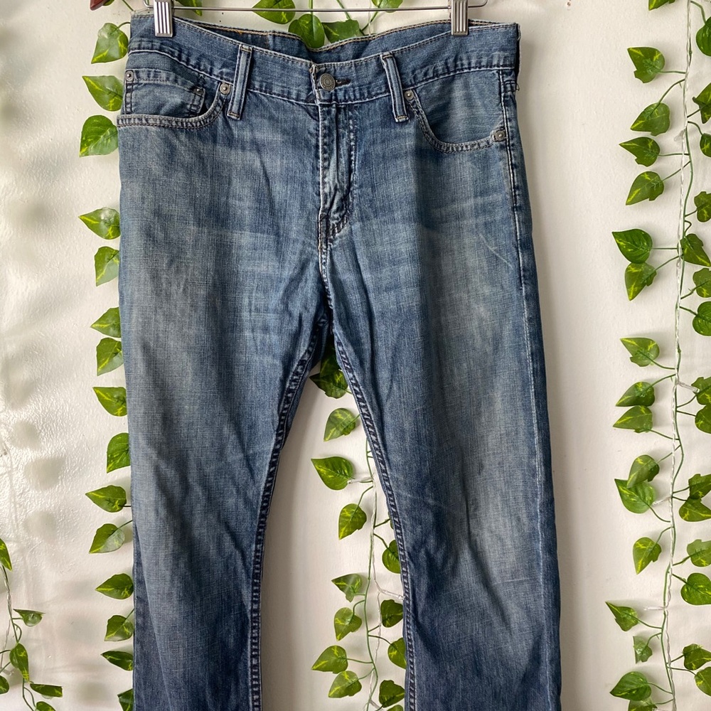 Vintage LEVI'S blue men's jeans in size W30 L30